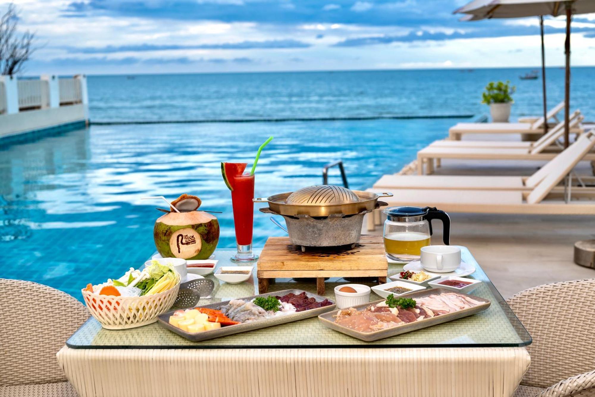 The Rock Hua Hin Beachfront Spa Resort Dış mekan fotoğraf